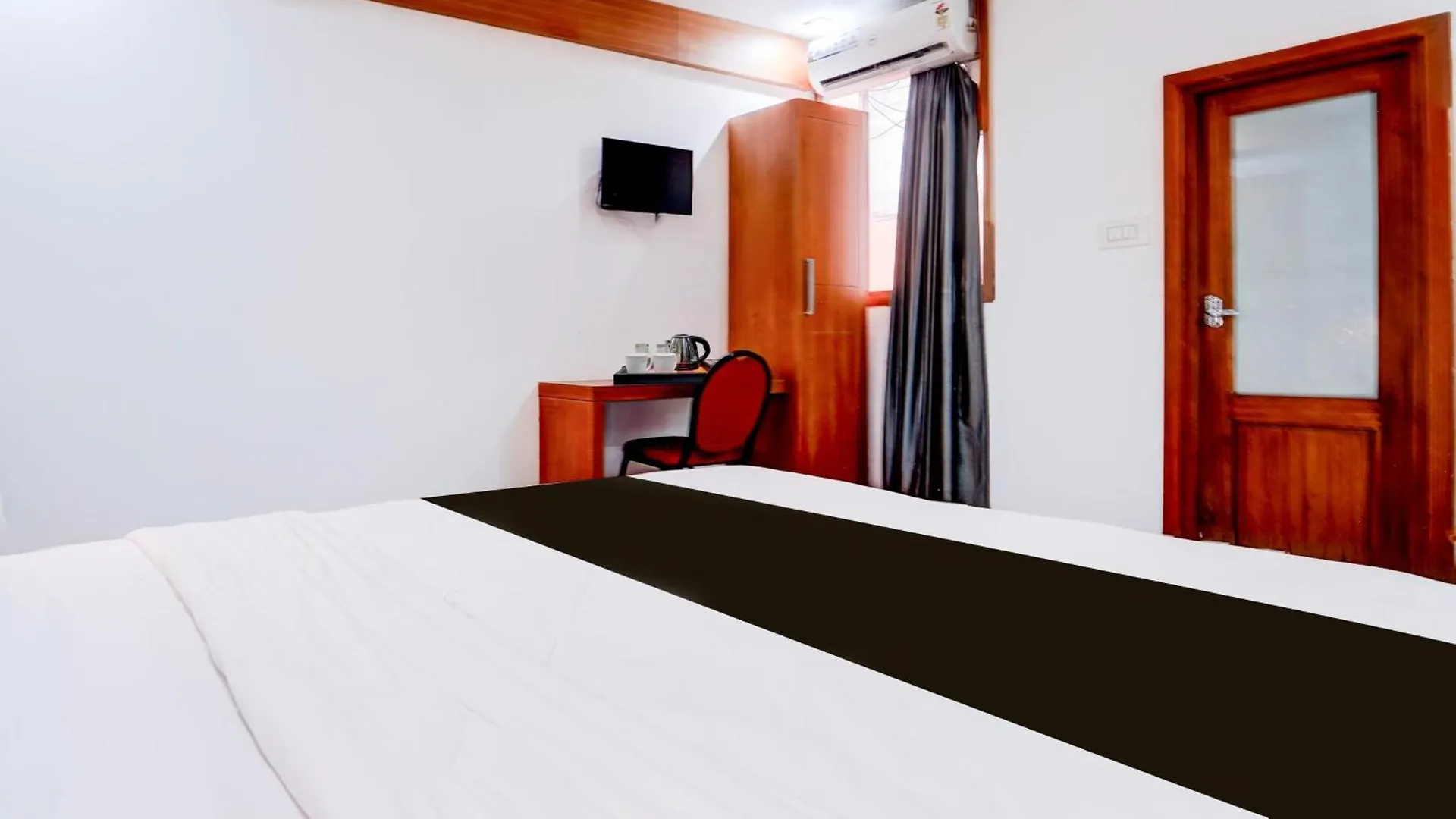 Hotel O Vadanappally Thrissur Irimbranallūr 0*,  インド